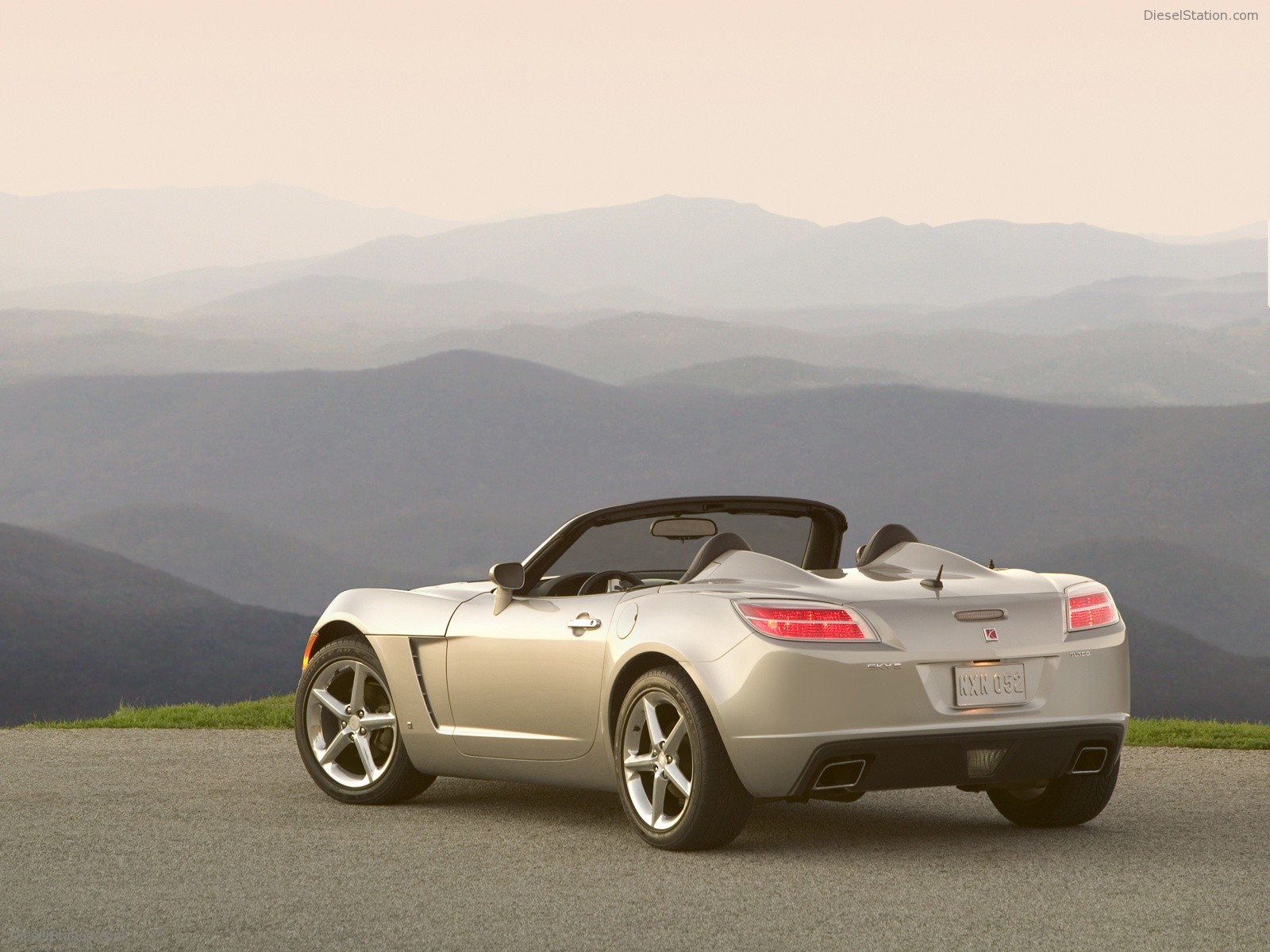 Saturn Sky Redline